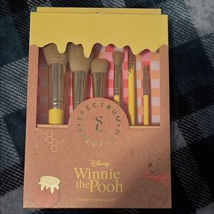 Disney Yellow Winnie the Pooh Makeup Brush Set